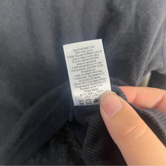 Beyond yoga black/grey ribbed cropped long sleeve top size medium - Picture 4 of 5